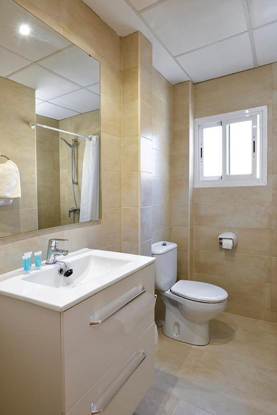 Hsr Gil (Adults Only) Vandrarhem Palmanova Exteriör bild