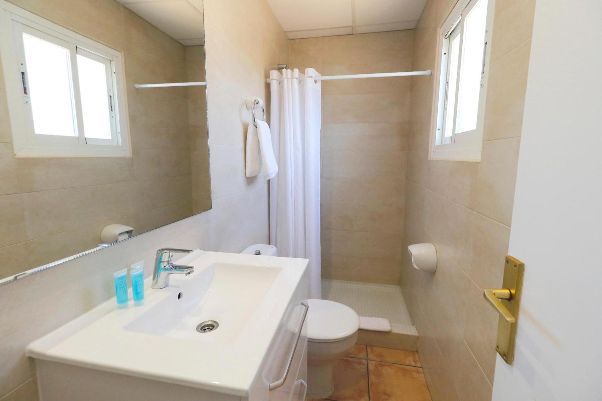 Hsr Gil (Adults Only) Vandrarhem Palmanova Exteriör bild